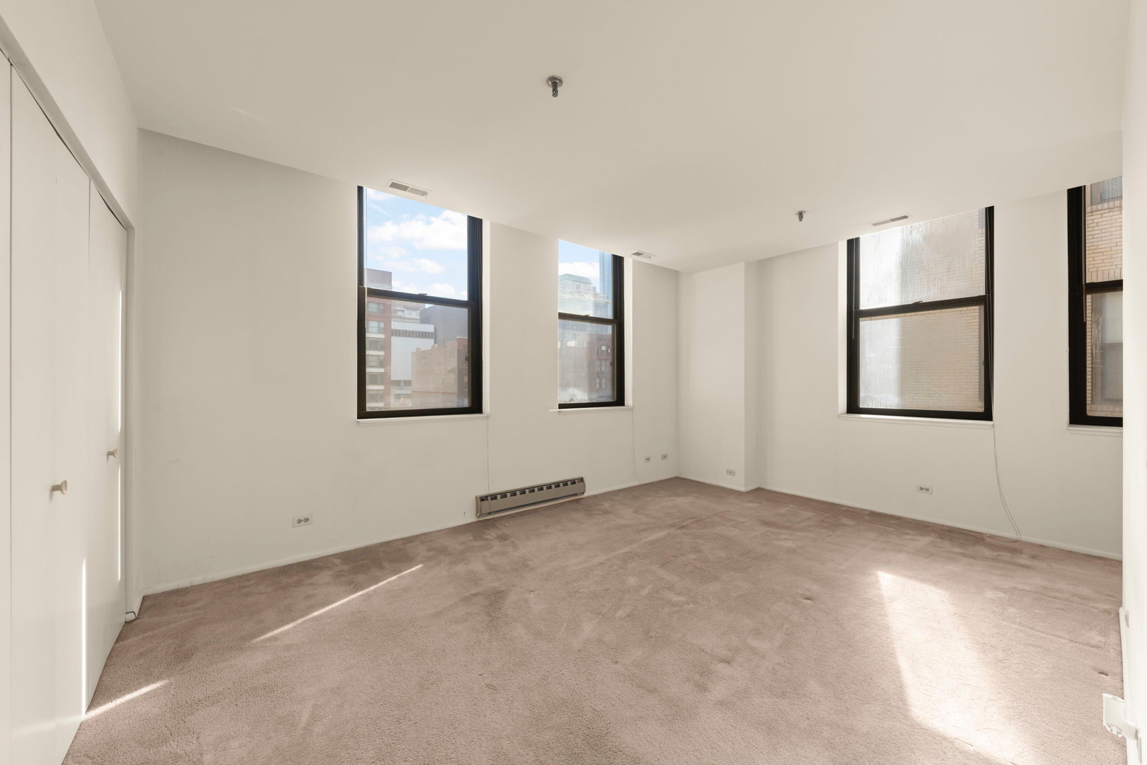 640 S Federal Street #702, Chicago, IL 60605