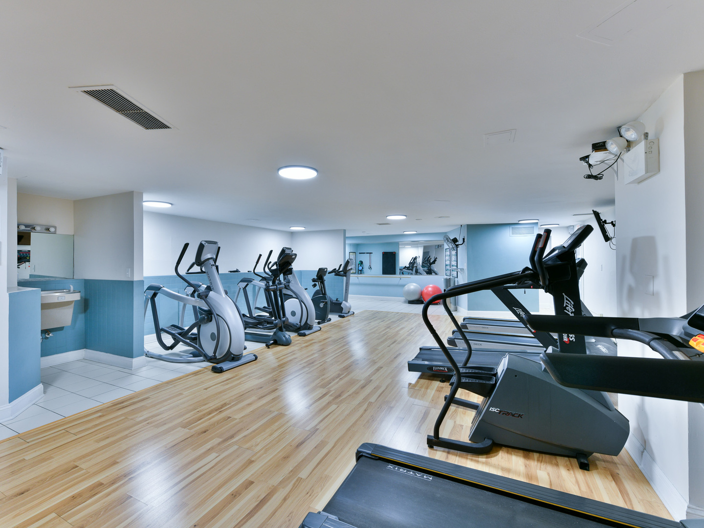 3600 N LAKE SHORE Drive #216, Chicago, IL 60613