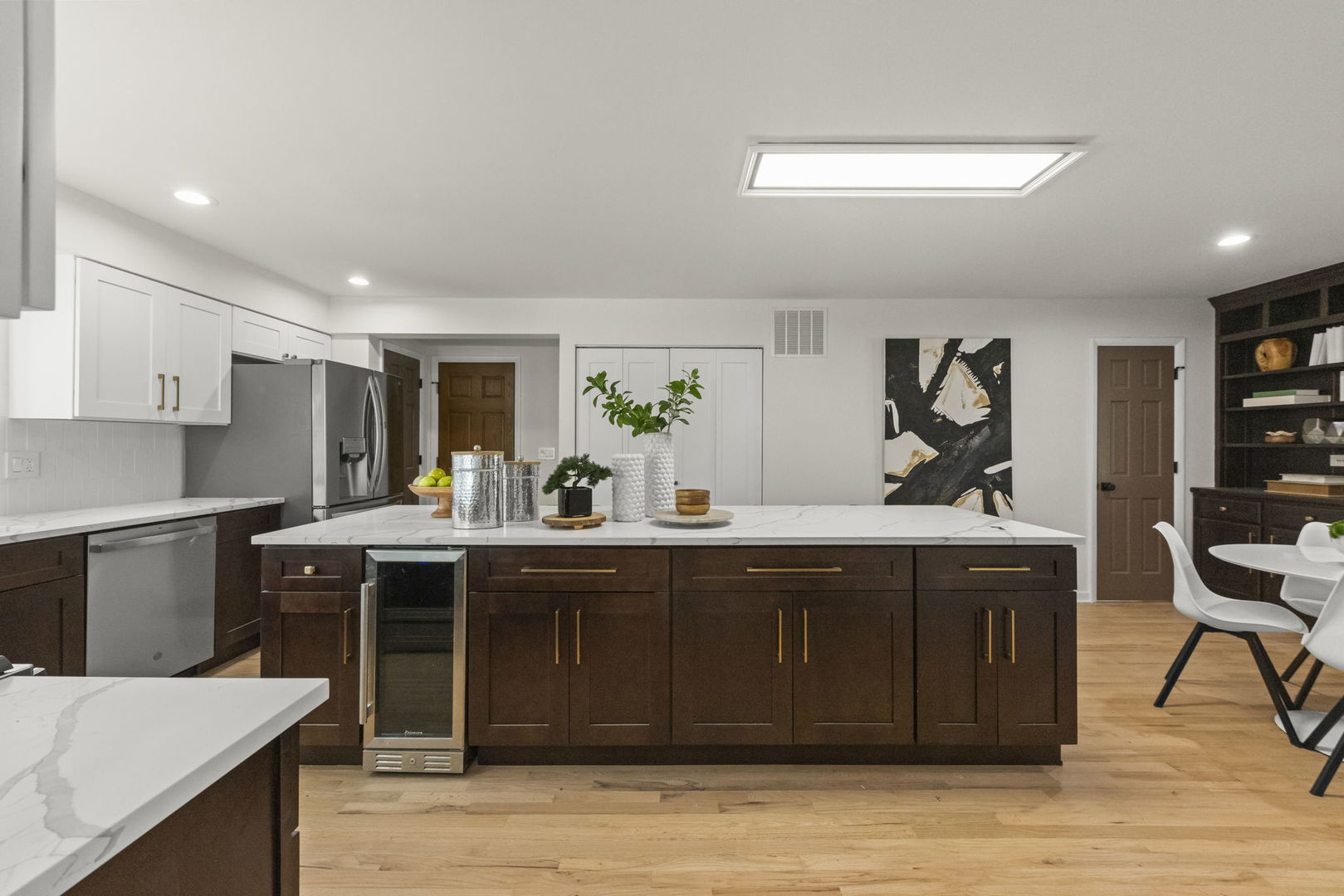 2823 Cooper Court, Woodridge, IL 60517