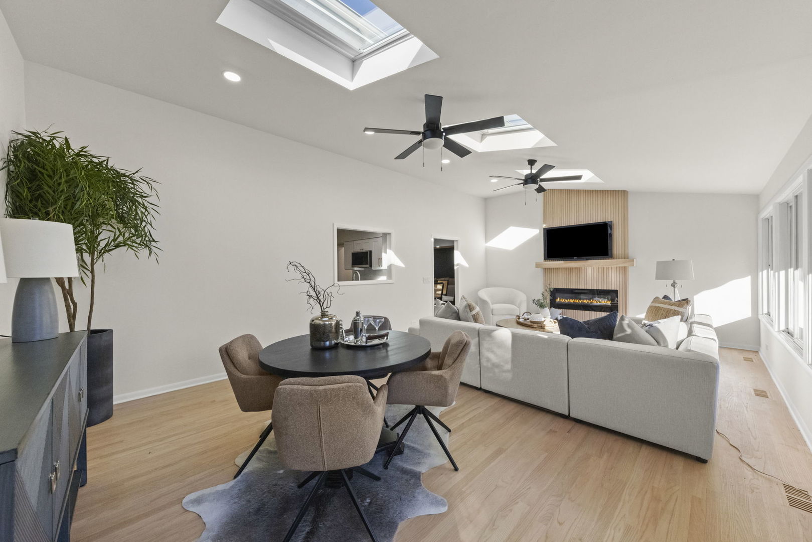 2823 Cooper Court, Woodridge, IL 60517