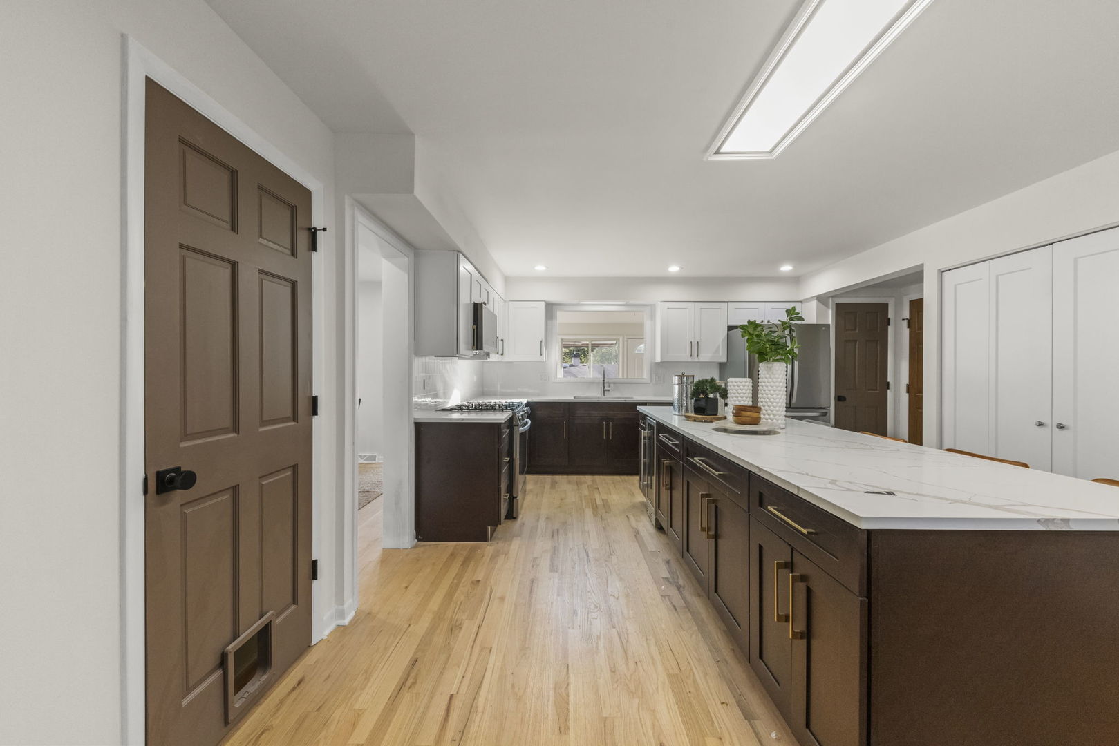 2823 Cooper Court, Woodridge, IL 60517