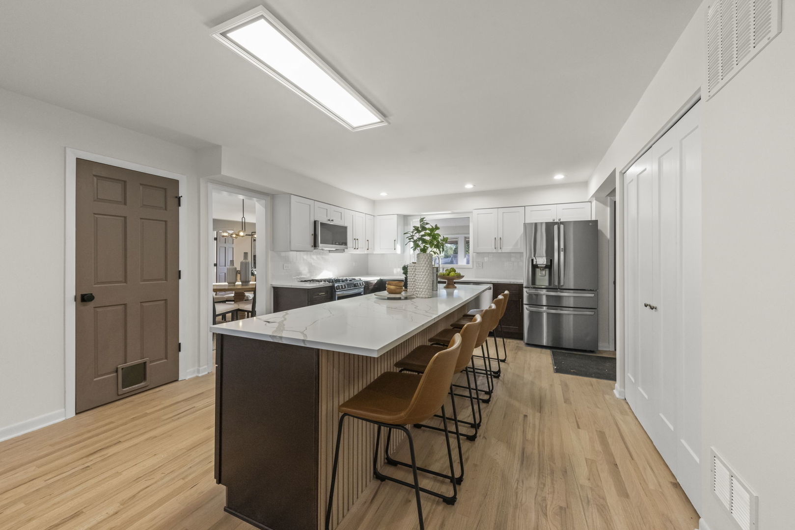 2823 Cooper Court, Woodridge, IL 60517