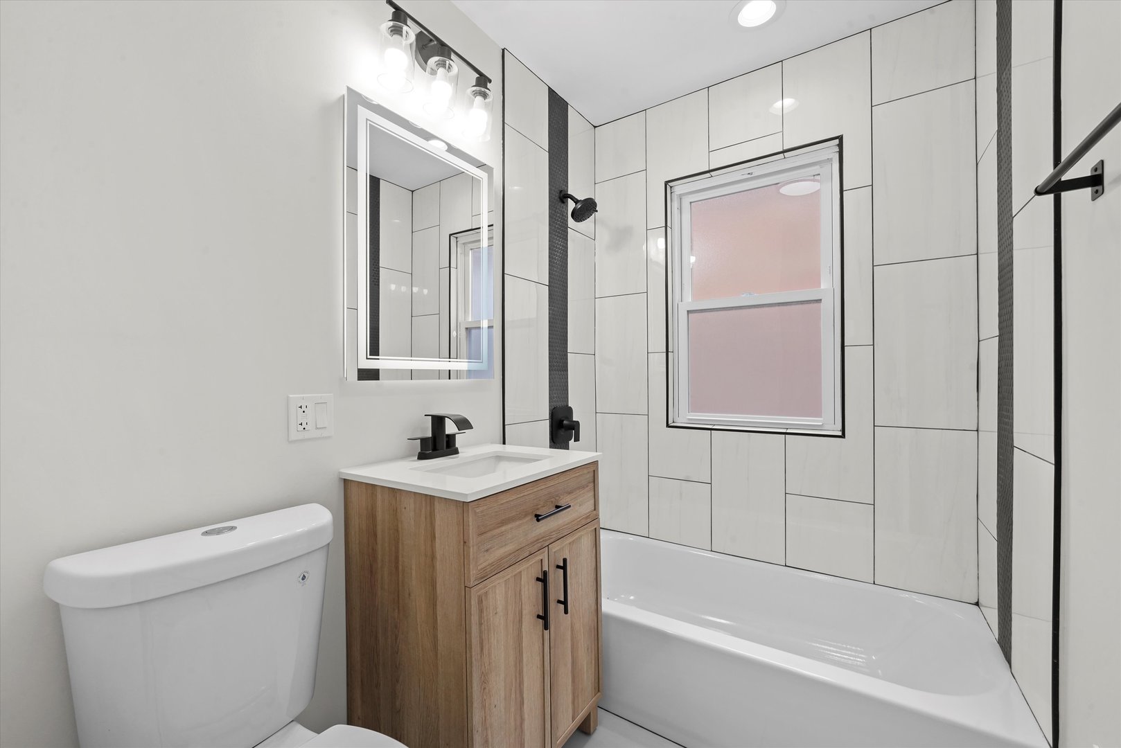 9728 S Greenwood Avenue, Chicago, IL 60628