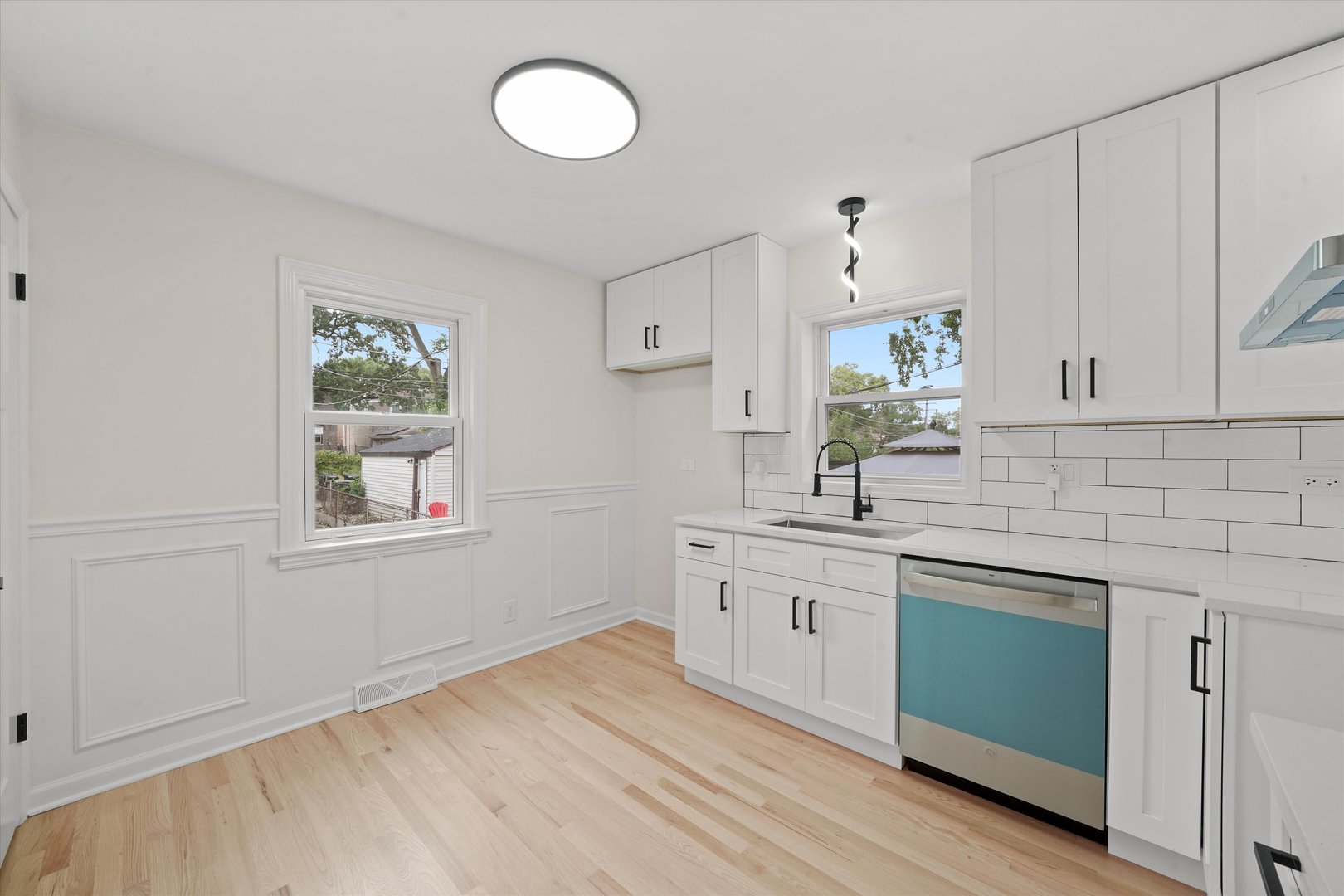 9728 S Greenwood Avenue, Chicago, IL 60628