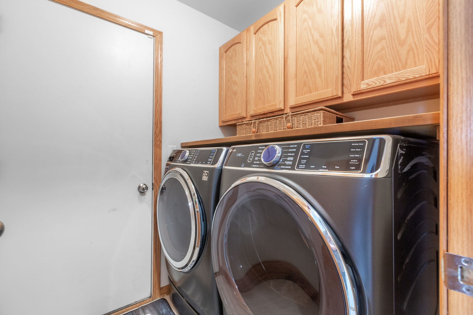 105 N Inverness Court, Round Lake, IL 60073