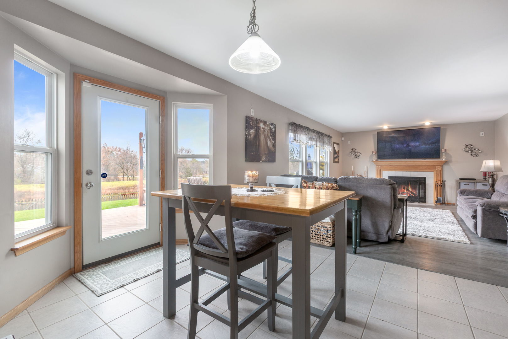 105 N Inverness Court, Round Lake, IL 60073