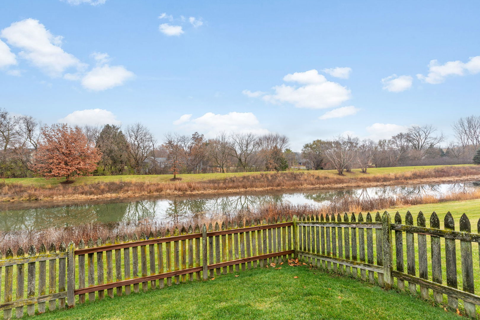 105 N Inverness Court, Round Lake, IL 60073