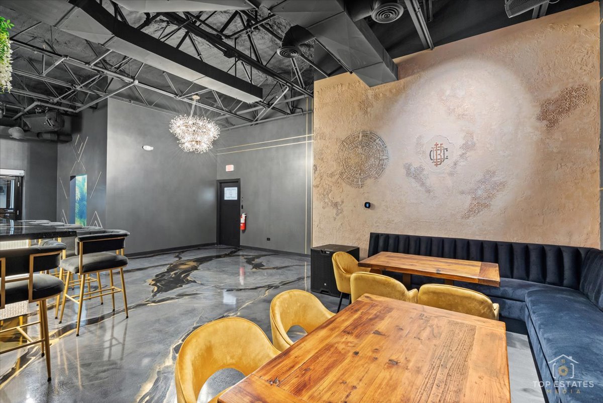 2281 Foster Avenue, Wheeling, IL 60090