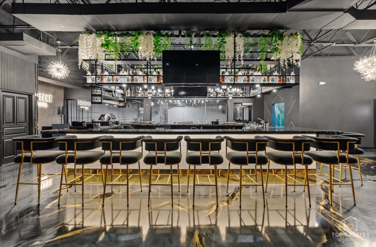 2281 Foster Avenue, Wheeling, IL 60090