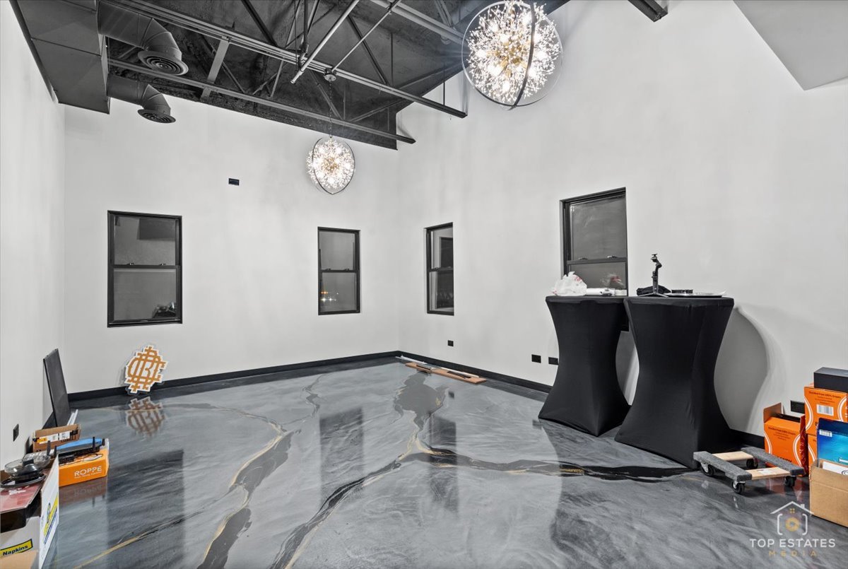 2281 Foster Avenue, Wheeling, IL 60090