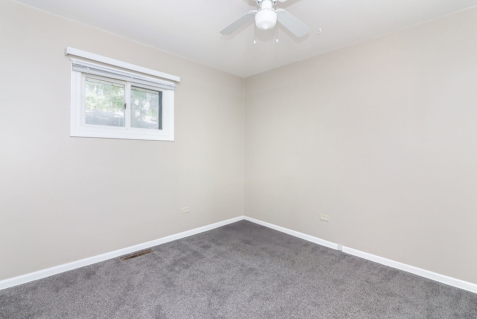 6805 High Road, Darien, IL 60561