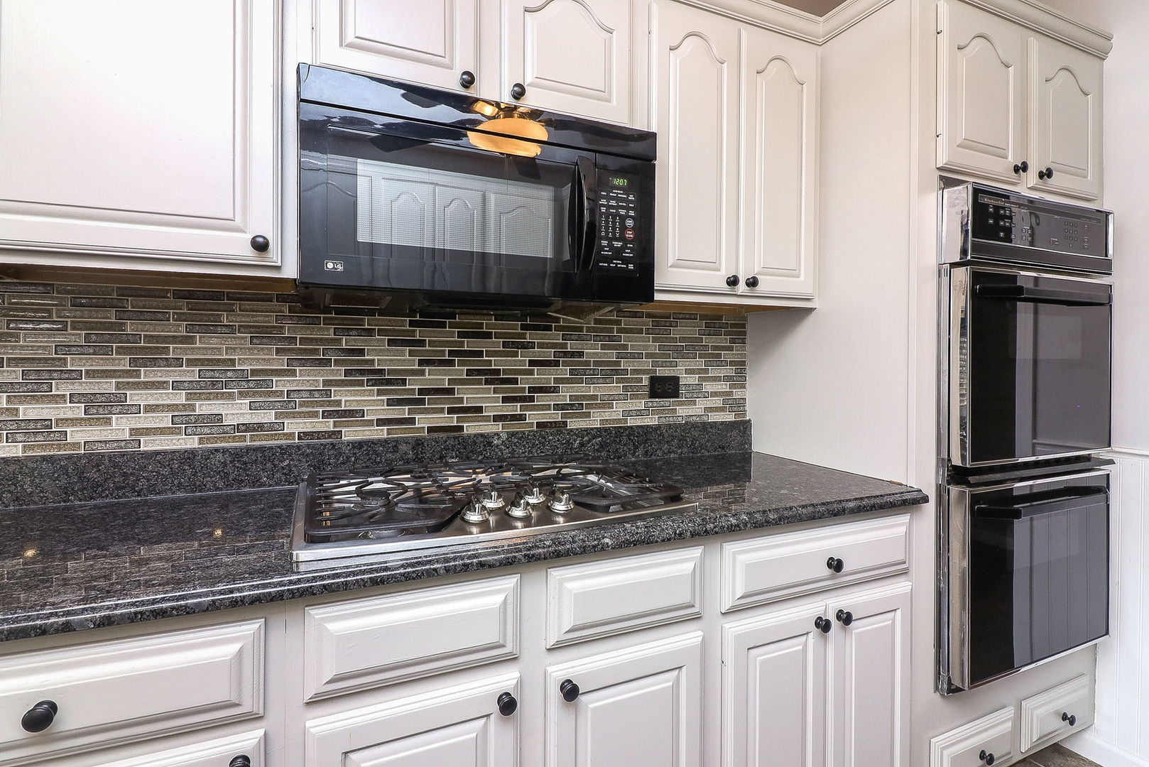 6805 High Road, Darien, IL 60561