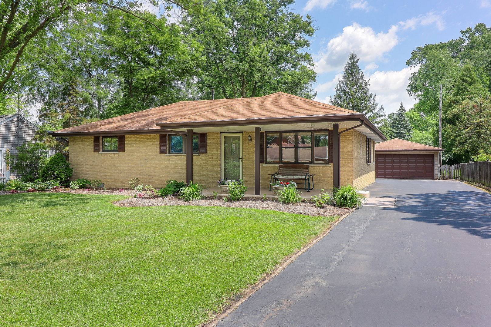 6805 High Road, Darien, IL 60561