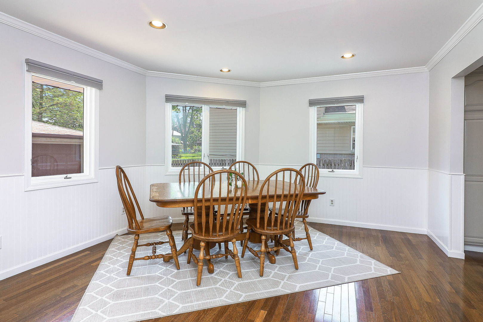 6805 High Road, Darien, IL 60561