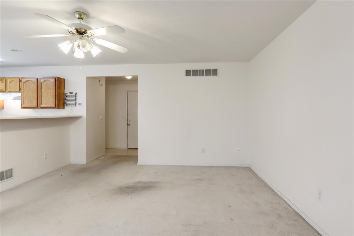 1204 Colonial Avenue, Bloomington, IL 61701