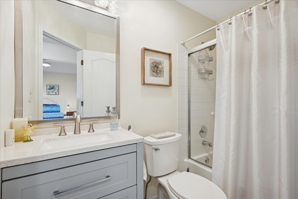 1445 Greens Court #1445, Glendale Heights, IL 60139