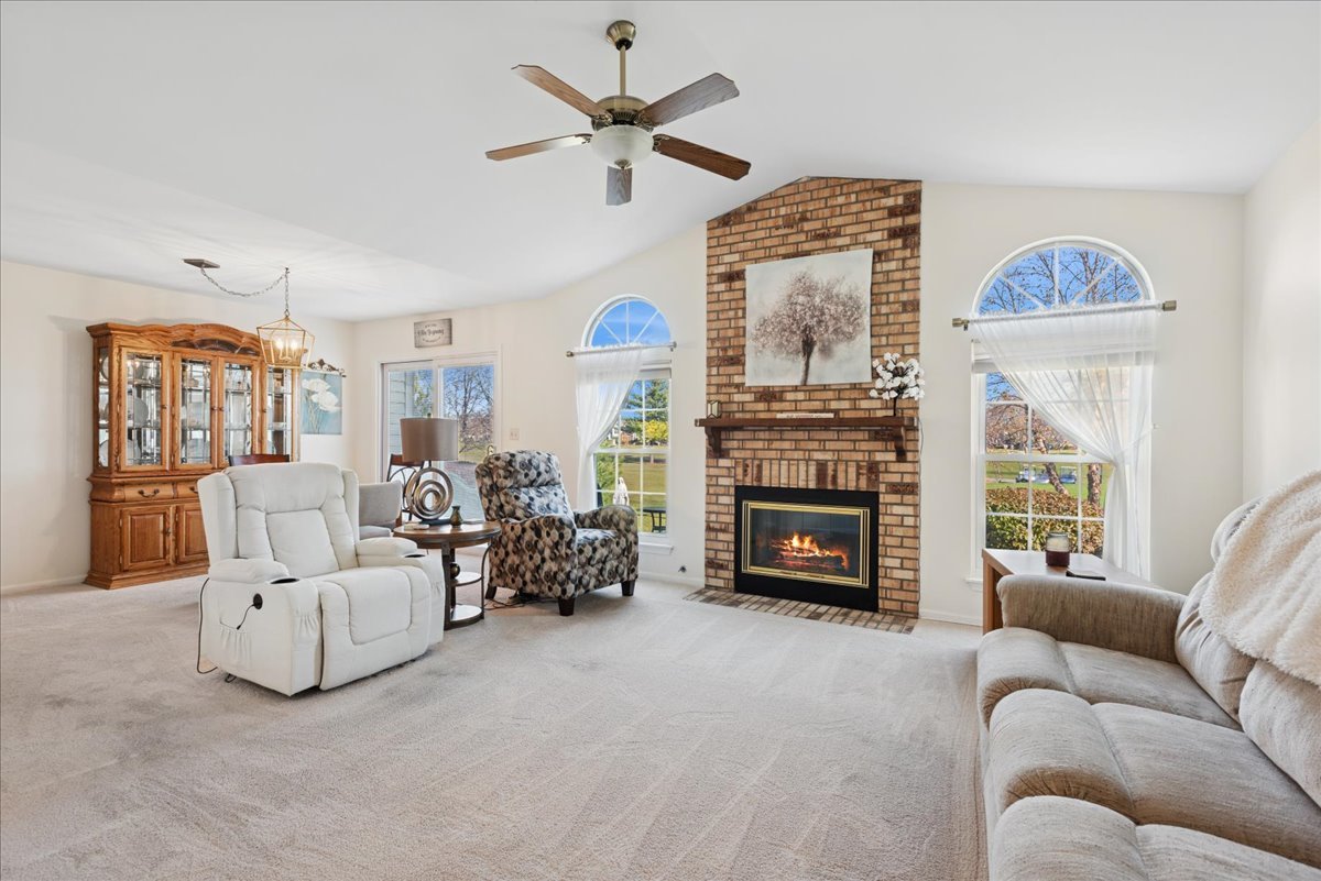 1445 Greens Court #1445, Glendale Heights, IL 60139