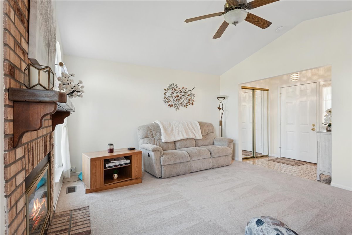 1445 Greens Court #1445, Glendale Heights, IL 60139