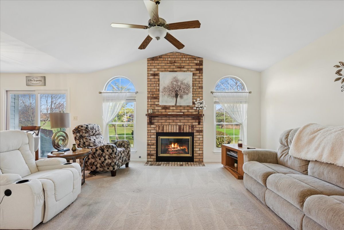 1445 Greens Court #1445, Glendale Heights, IL 60139