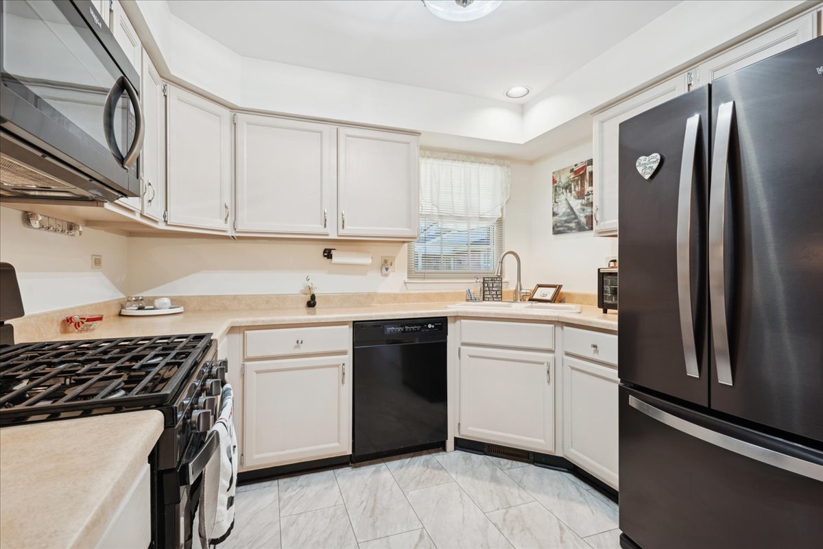 1445 Greens Court #1445, Glendale Heights, IL 60139