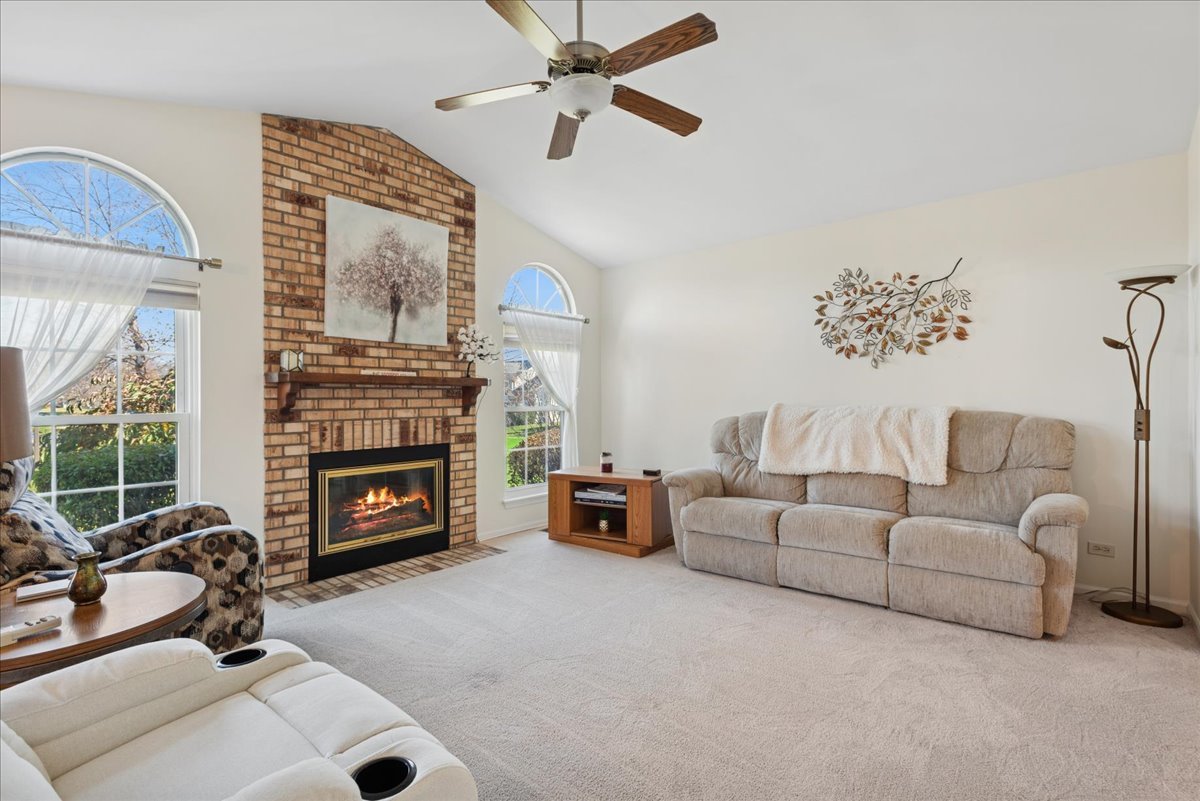 1445 Greens Court #1445, Glendale Heights, IL 60139