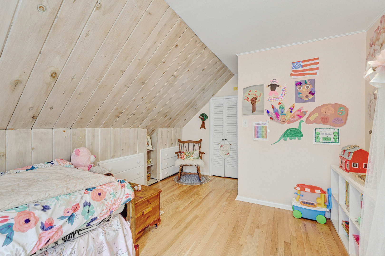 832 Sylviawood Avenue, Park Ridge, IL 60068