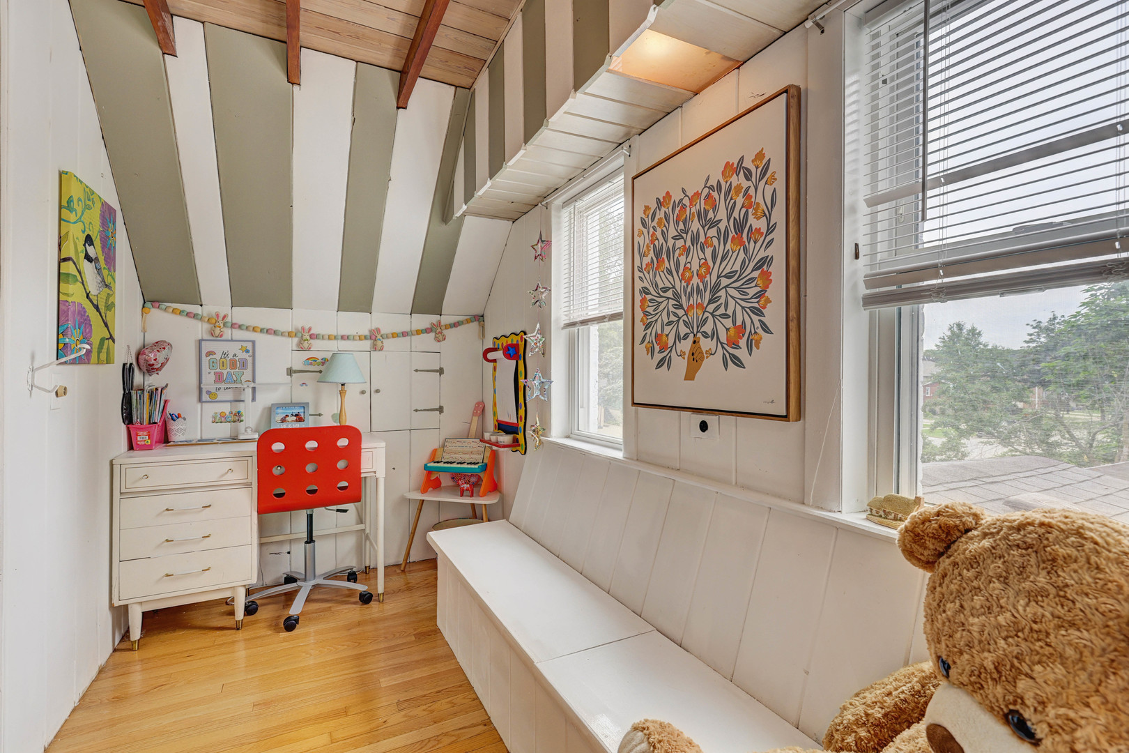 832 Sylviawood Avenue, Park Ridge, IL 60068