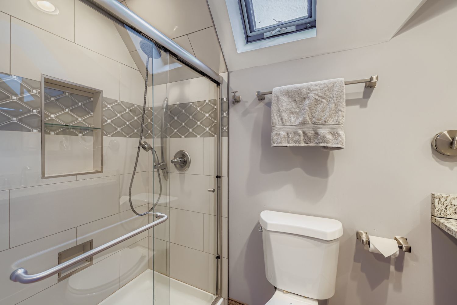 5637 S Natoma Avenue, Chicago, IL 60638