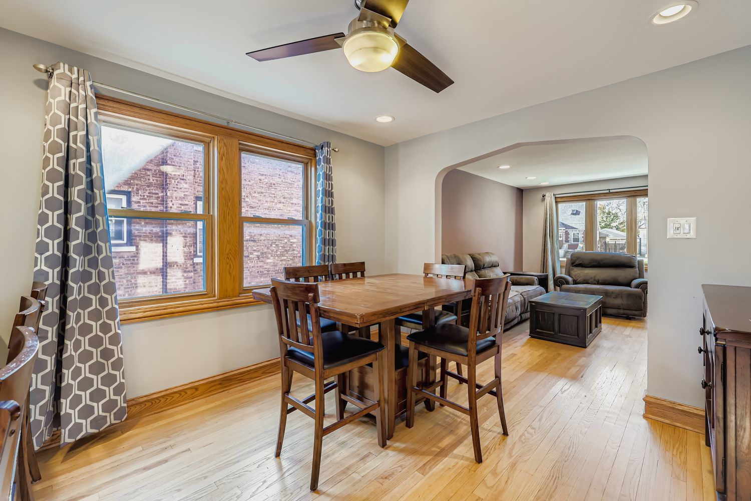 5637 S Natoma Avenue, Chicago, IL 60638