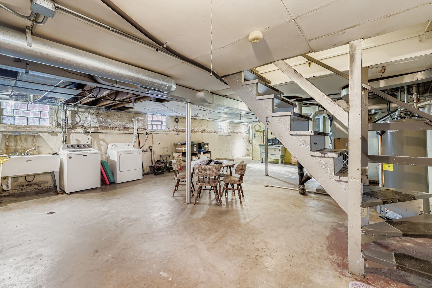 5637 S Natoma Avenue, Chicago, IL 60638