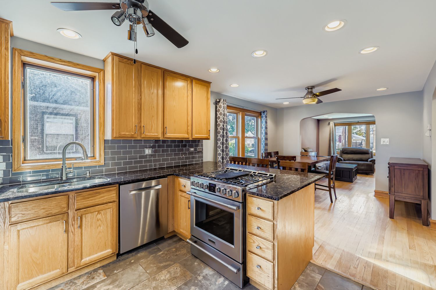 5637 S Natoma Avenue, Chicago, IL 60638