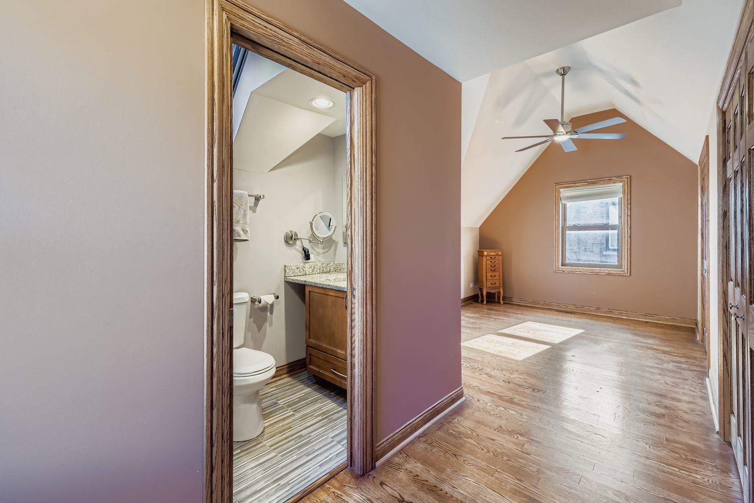 5637 S Natoma Avenue, Chicago, IL 60638