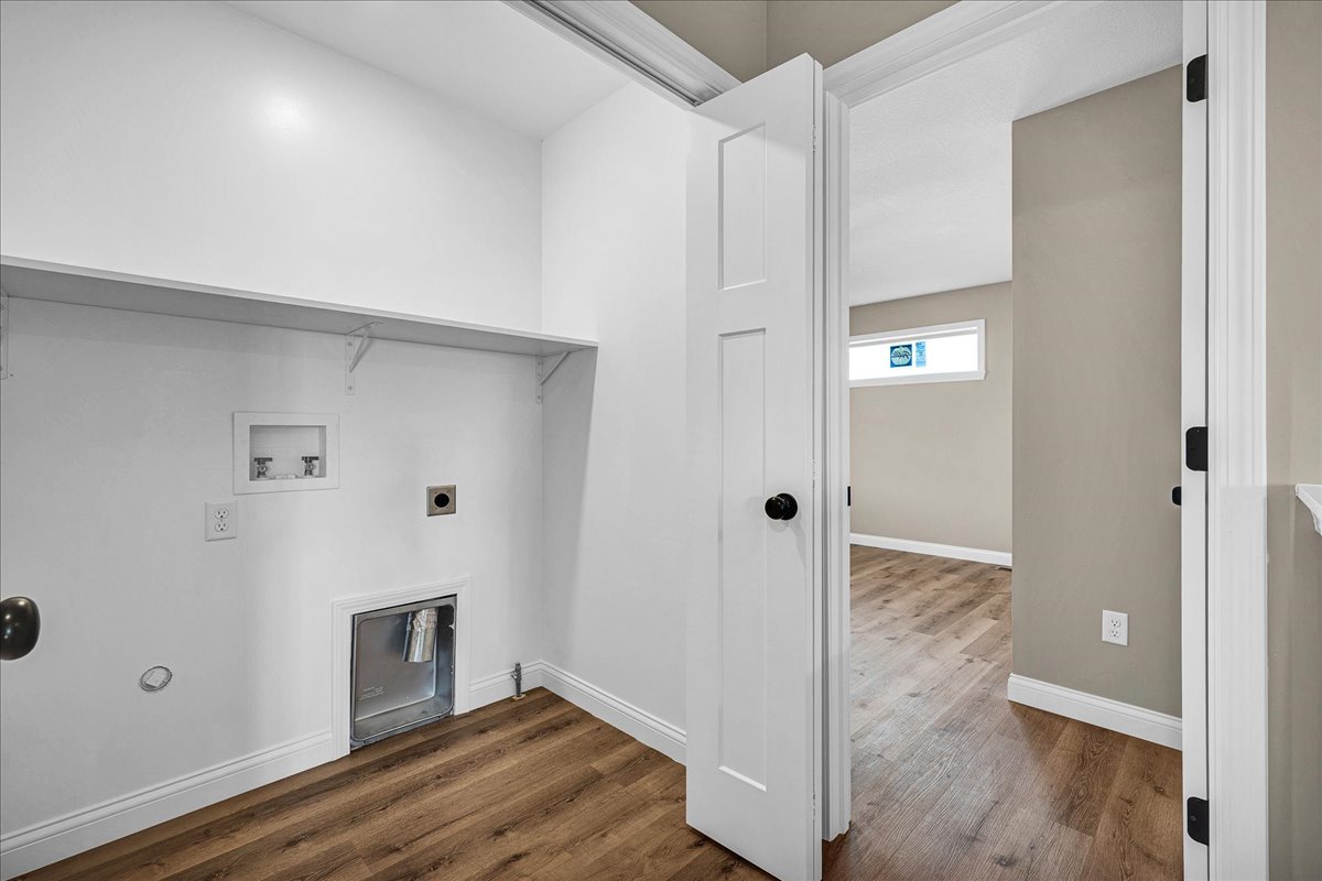 180 S Oak Street, El Paso, IL 61738