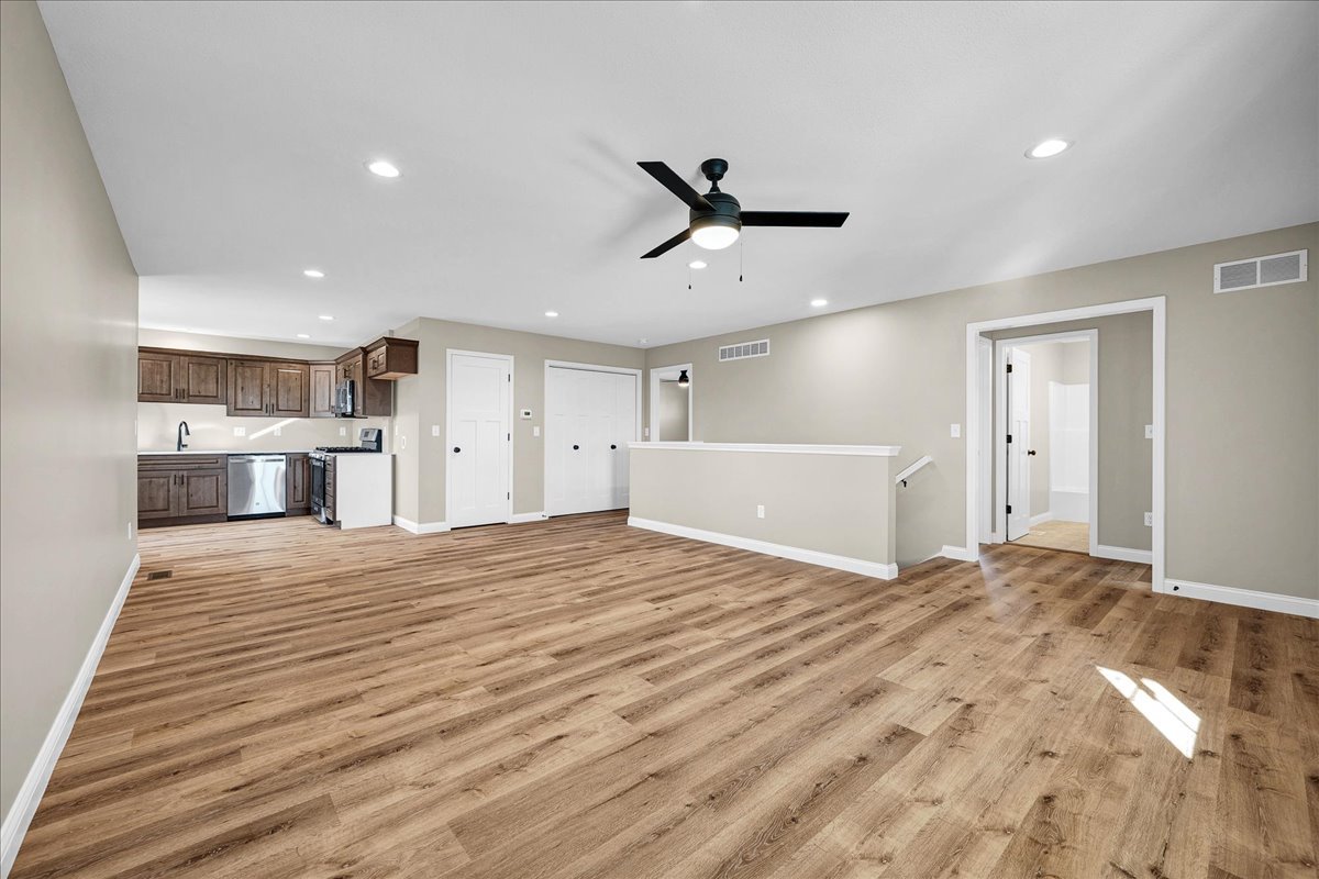 180 S Oak Street, El Paso, IL 61738