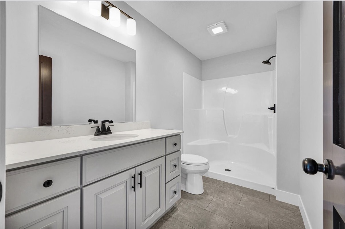 210 S Oak Street, El Paso, IL 61738