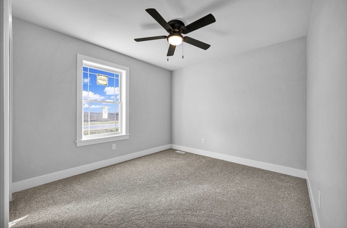 210 S Oak Street, El Paso, IL 61738