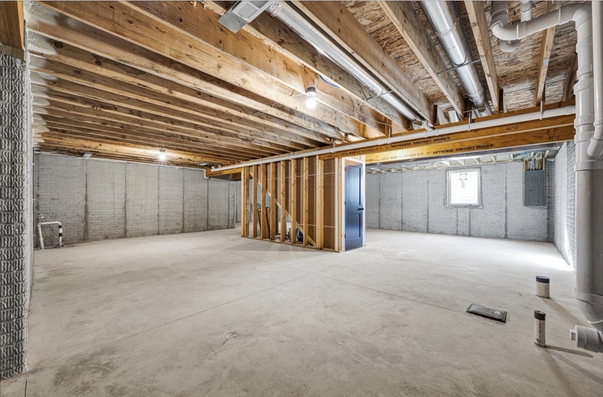 210 S Oak Street, El Paso, IL 61738