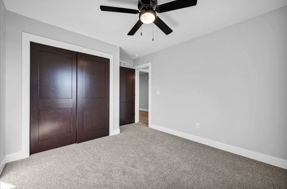 210 S Oak Street, El Paso, IL 61738