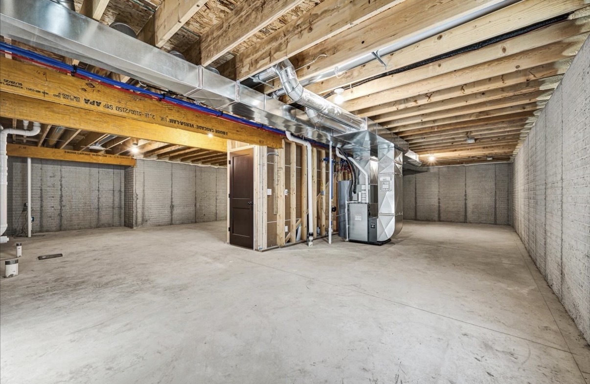 210 S Oak Street, El Paso, IL 61738