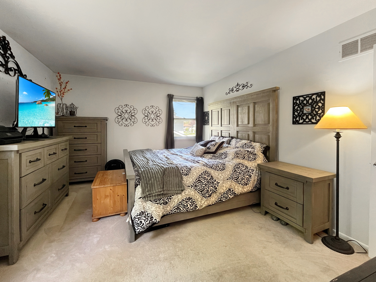 323 W Golf Road, Libertyville, IL 60048