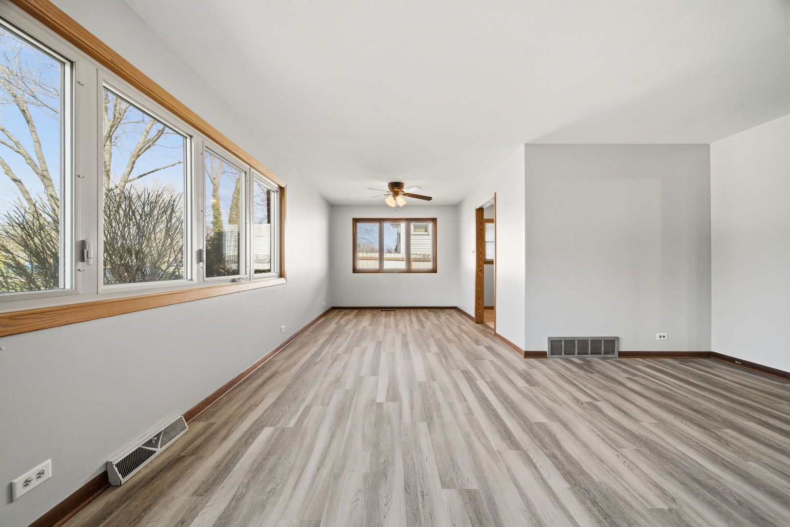 5017 W 101st Street, Oak Lawn, IL 60453