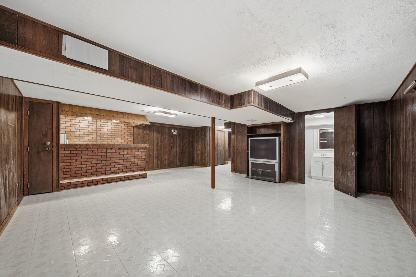 5017 W 101st Street, Oak Lawn, IL 60453