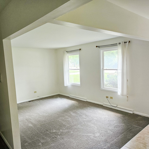 2308 E Sand Lake Road, Lindenhurst, IL 60046