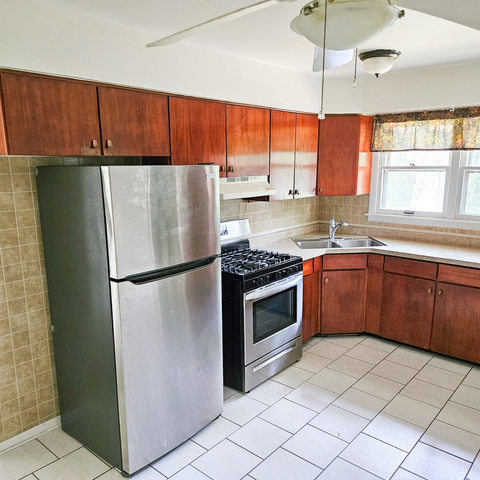 2308 E Sand Lake Road, Lindenhurst, IL 60046