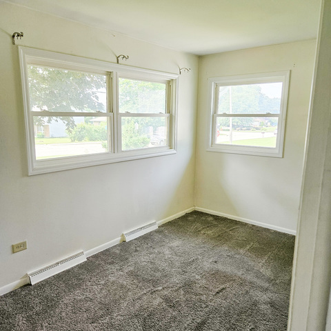 2308 E Sand Lake Road, Lindenhurst, IL 60046