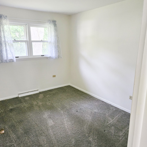 2308 E Sand Lake Road, Lindenhurst, IL 60046