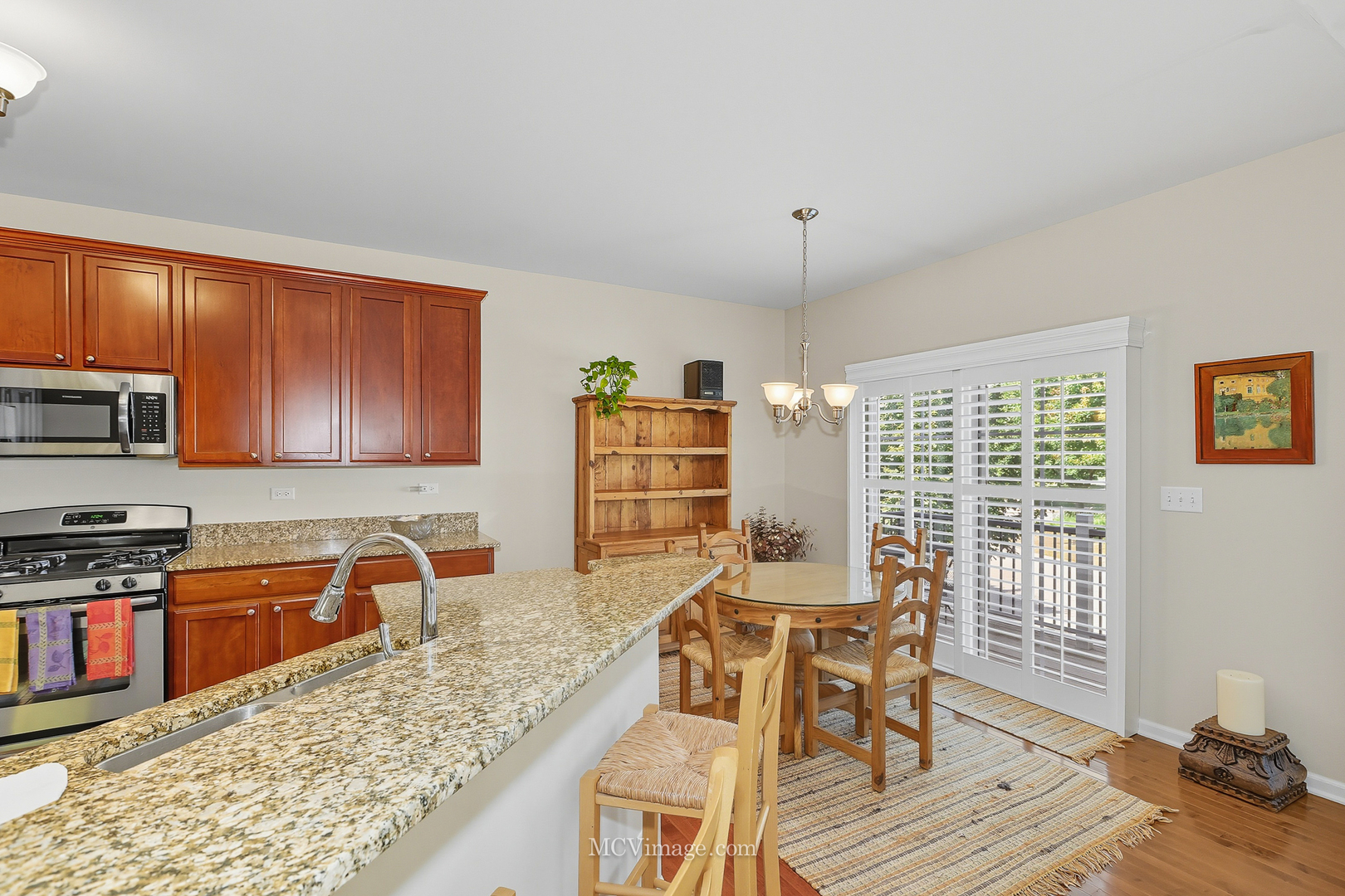 695 Station Boulevard, Aurora, IL 60504