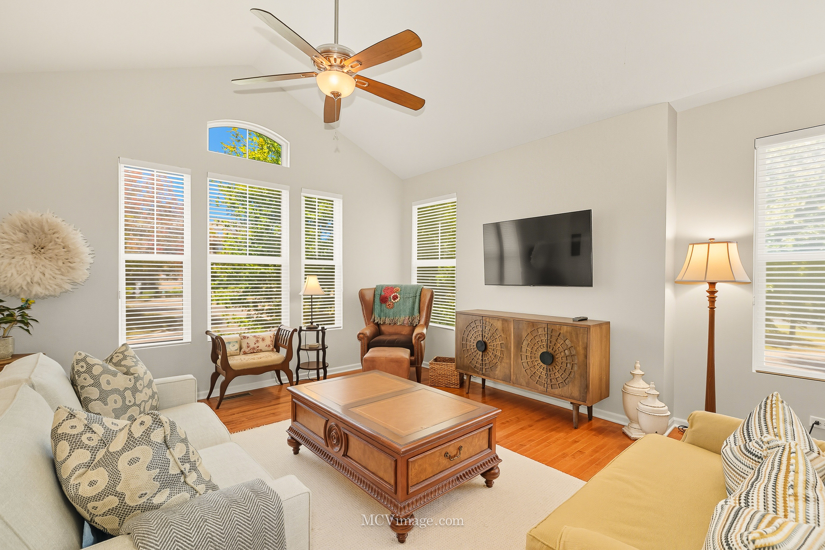 695 Station Boulevard, Aurora, IL 60504