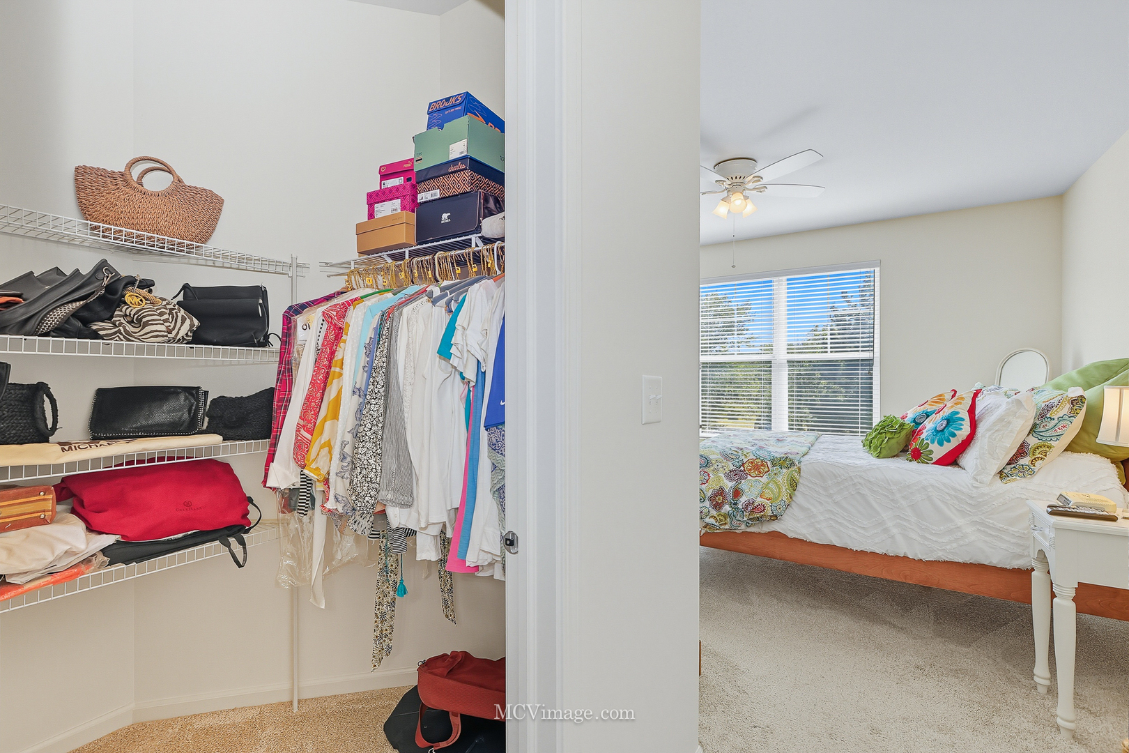 695 Station Boulevard, Aurora, IL 60504