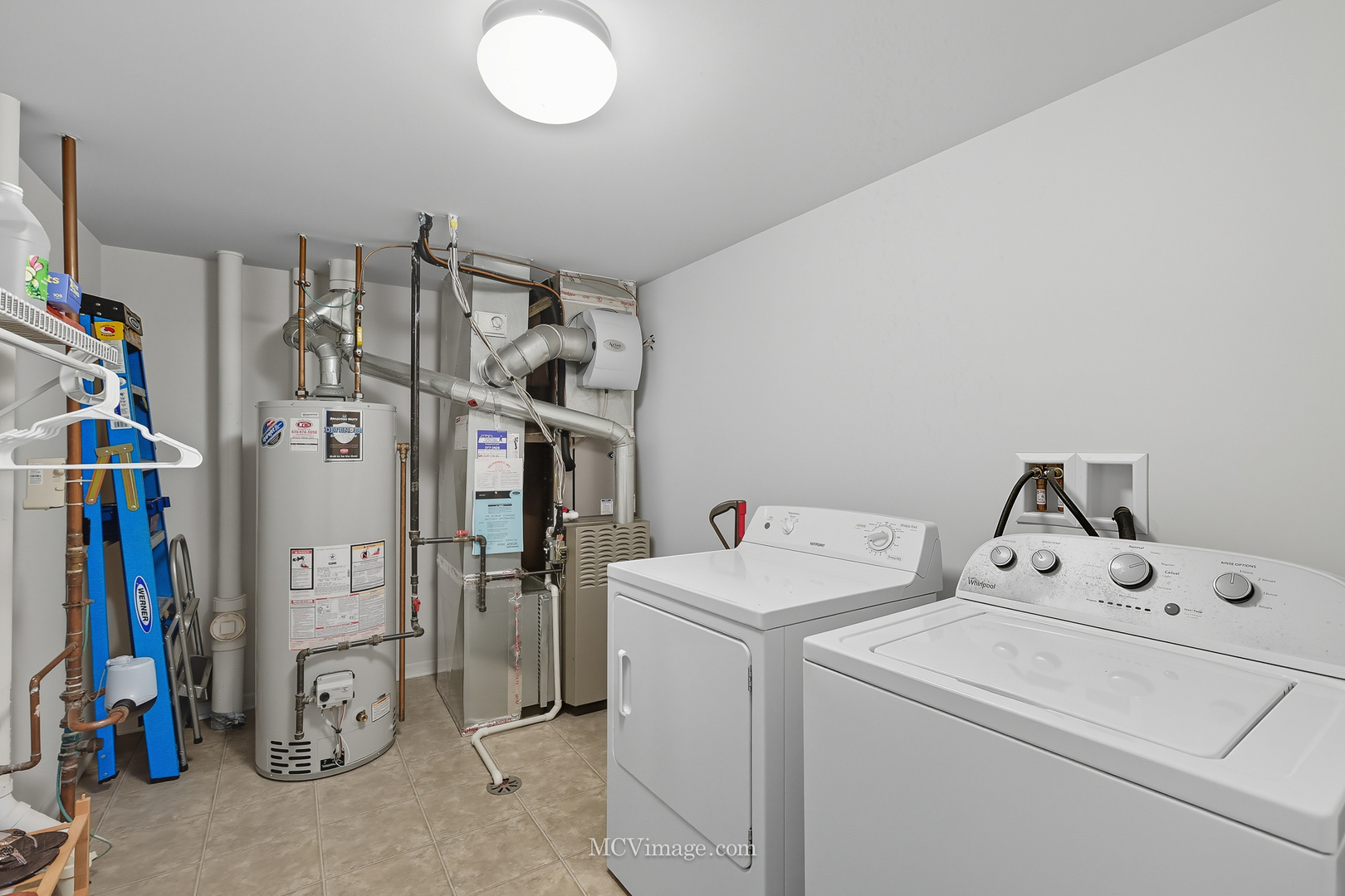 695 Station Boulevard, Aurora, IL 60504